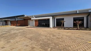 Warehouse To Let in Glen Marias, Kempton Park.