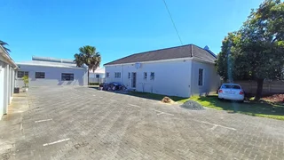 Highly visible commercial property with ample onsite parking