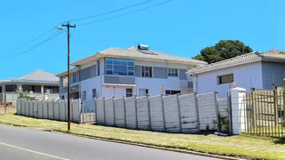 Prime location with high visibility and ample versatility