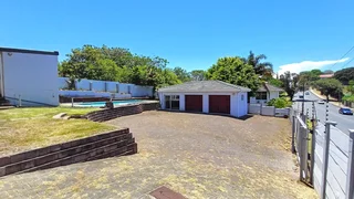 Prime location with high visibility and ample versatility