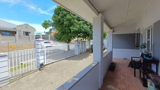 Prime location with high visibility and ample versatility