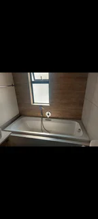 Secure 1-Bedroom And 1-Bathroom Apartment In Benacre Lane, Modderfontein