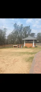 Secure 1-Bedroom And 1-Bathroom Apartment In Benacre Lane, Modderfontein