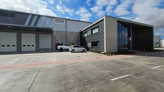 2945m2 AAA-Grade Warehouse To Let in Blackheath Industrial