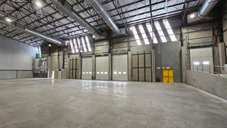 2945m2 AAA-Grade Warehouse To Let in Blackheath Industrial
