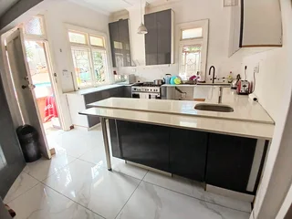 4 bedroom house for sale in upper Glenwood