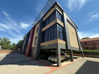 897sqm Office Block For Sale – Die Hoewes – Prime Jean Avenue Exposure