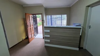 60 sqm Office To Let – Menlo Park – High-Visibility Main Road Location