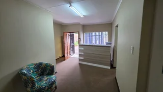 60 sqm Office To Let – Menlo Park – High-Visibility Main Road Location