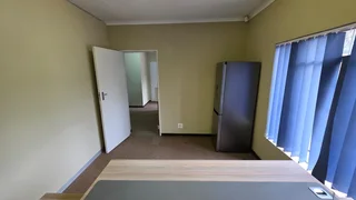 60 sqm Office To Let – Menlo Park – High-Visibility Main Road Location