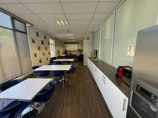 897sqm Office Block For Sale – Die Hoewes – Prime Jean Avenue Exposure