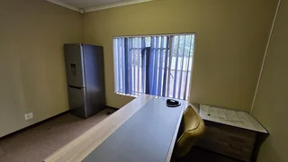 60 sqm Office To Let – Menlo Park – High-Visibility Main Road Location