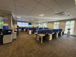 897sqm Office Block For Sale – Die Hoewes – Prime Jean Avenue Exposure