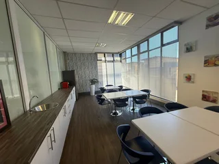 897sqm Office Block For Sale – Die Hoewes – Prime Jean Avenue Exposure