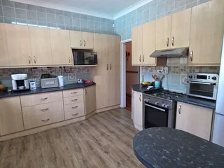 Stylish and Spotless Family Home with Flatlet, Entertainment Area &amp; Pool