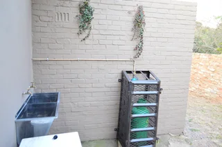 1 Very Large Room In Commune, Shared 1.5 Bathroom And Kitchen (die Heuwel Ext. 1), Preferably a l...