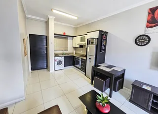 Stunning Fully Furnished 2 Bedroom Apartment in a Prime Location