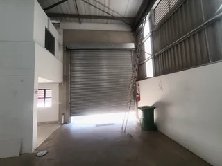 PREMIUM GRADE WAREHOUSE IN CORNUBIA