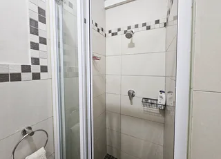 Stunning Fully Furnished 2 Bedroom Apartment in a Prime Location