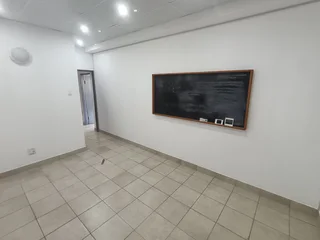 PREMIUM GRADE WAREHOUSE IN CORNUBIA