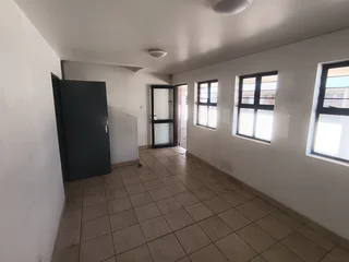 PREMIUM GRADE WAREHOUSE IN CORNUBIA