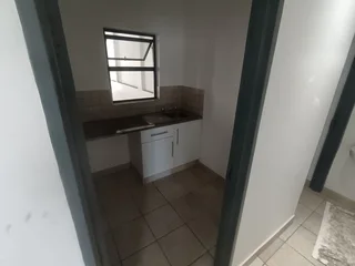 PREMIUM GRADE WAREHOUSE IN CORNUBIA