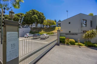 2-Bedroom Apartment in Santorini, Rosenpark – Durbanville