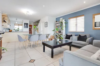 Cosy three bedroom townhouse to rent in Oudewesthof