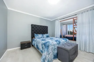 2-Bedroom Apartment in Santorini, Rosenpark – Durbanville