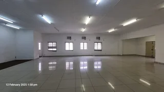 Freestanding commercial property to let in Hatfield