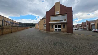 Mini Unit TO LET in secure Industrial Park located in Sunnyrock.