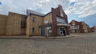 Mini Unit TO LET in secure Industrial Park located in Sunnyrock.