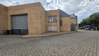 Mini Unit TO LET in secure Industrial Park located in Sunnyrock.