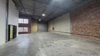Mini Unit TO LET in secure Industrial Park located in Sunnyrock.