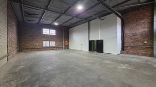Mini Unit TO LET in secure Industrial Park located in Sunnyrock.
