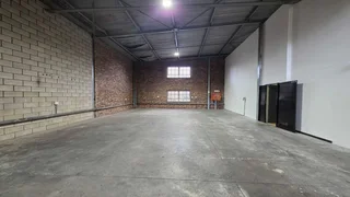 Mini Unit TO LET in secure Industrial Park located in Sunnyrock.