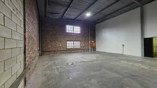 Mini Unit TO LET in secure Industrial Park located in Sunnyrock.
