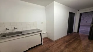 Mini Unit TO LET in secure Industrial Park located in Sunnyrock.