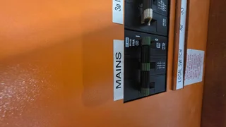 Mini Unit TO LET in secure Industrial Park located in Sunnyrock.