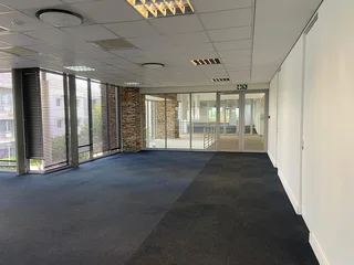 1425 sqm Office To Let in Bryanston