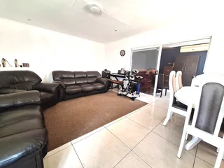 Gated Complex - 3 Bedroom Home For Sale In Broadlands