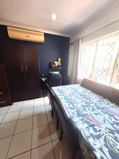 Gated Complex - 3 Bedroom Home For Sale In Broadlands