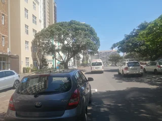 2 Bedrooms Penthouse Wiith Oceanviews  To Let