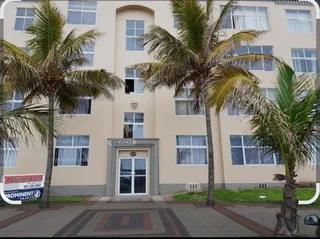 2 Bedrooms Penthouse Wiith Oceanviews  To Let