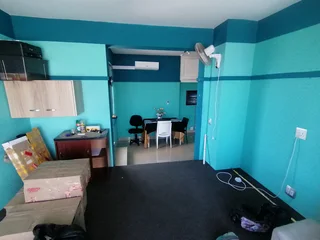 2 Bedrooms Penthouse Wiith Oceanviews  To Let