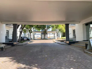 Entire Stand Alone Building to Let Illovo