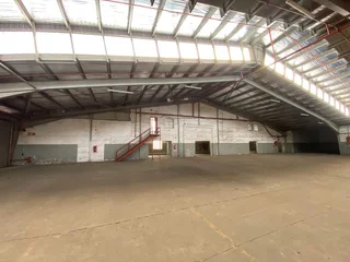 4000m2 and 2000m2 Warehouse with 2300m2 yard with loading docks