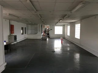 4000m2 and 2000m2 Warehouse with 2300m2 yard with loading docks