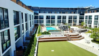 Modern Shared Studio with 2 parking bays for 2 students at The One – Central Stellenbosch