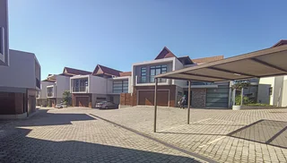 Stunning Townhouse in Izinga